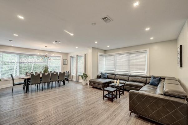 Dining room, Interior, Living room, Pendant Lights, Recessed Lighting, Wood Texture Flooring