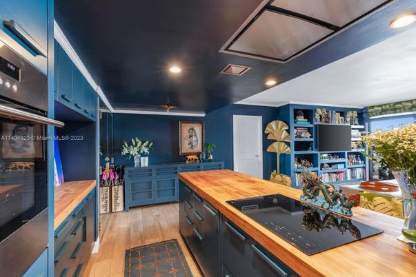 Interior, Kitchen, Recessed Lighting, Wood Texture Flooring