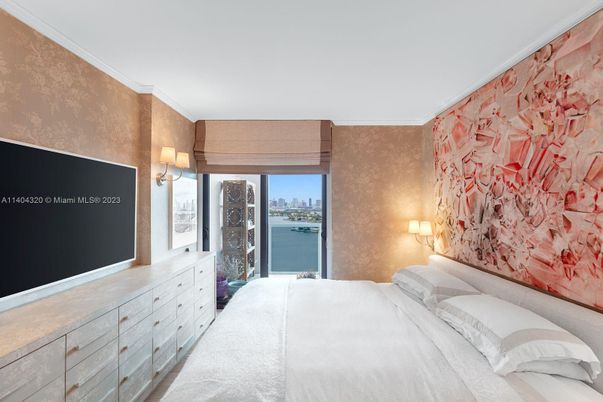 Bedroom, Interior, Water
