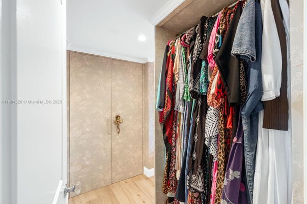 Interior, Recessed Lighting, Walk-in Closets, Wood Texture Flooring