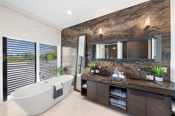 Bathroom, Dual Sink Vanities, Free Standing Baths, Interior, Recessed Lighting