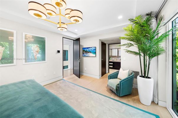 Interior, Pendant Lights, Recessed Lighting, Wood Texture Flooring