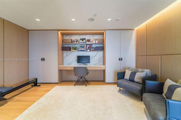 Home Office, Interior, Recessed Lighting, Wood Texture Flooring