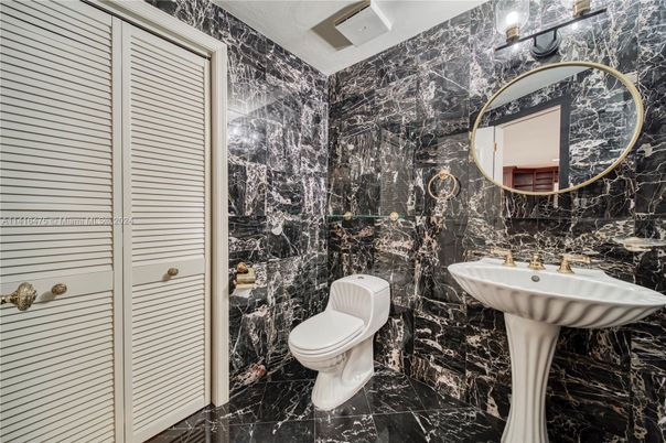 Bathroom, Interior, Marble, Marble Walls