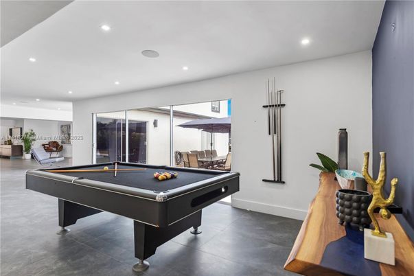 Billiard Table, Game Room, Interior, Recessed Lighting