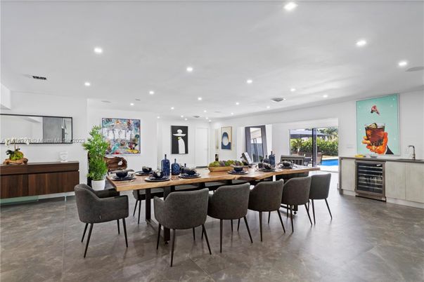 Dining room, Interior, Recessed Lighting