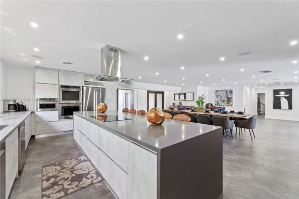Dining room, Interior, Kitchen, Recessed Lighting, Stainless Steel Appliances