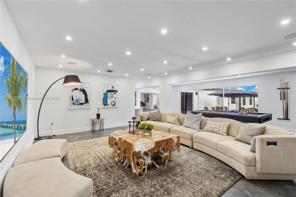 Billiard Table, Game Room, Interior, Living room, Recessed Lighting