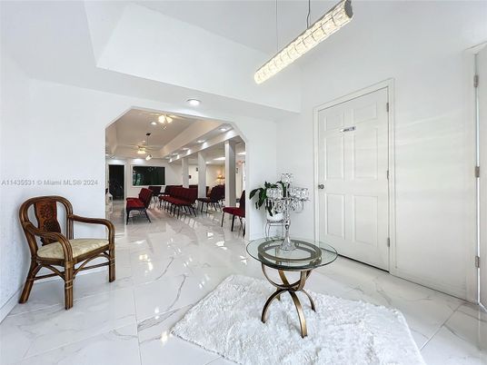Interior, Living room, Marble, Pendant Lights, Recessed Lighting
