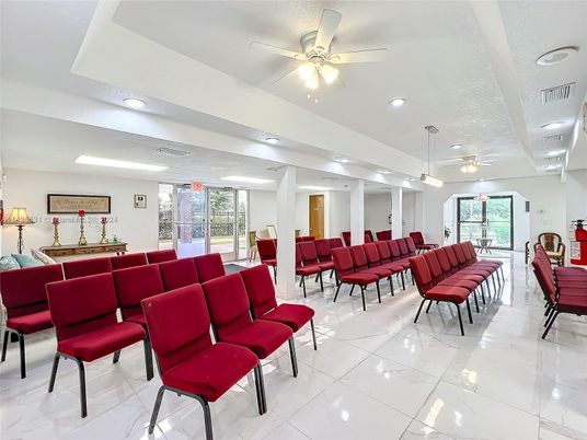 Dining room, Interior, Living room, Pendant Lights, Recessed Lighting