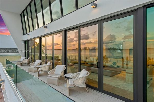 Interior, Sun Room, Water