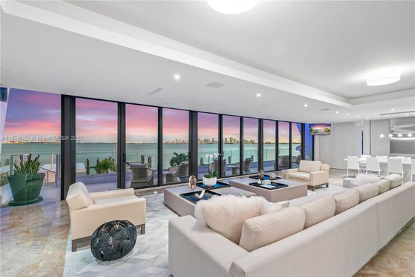 Interior, Living room, Recessed Lighting, Water