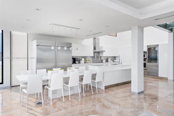 Dining room, Interior, Kitchen, Pendant Lights, Recessed Lighting, Stainless Steel Appliances