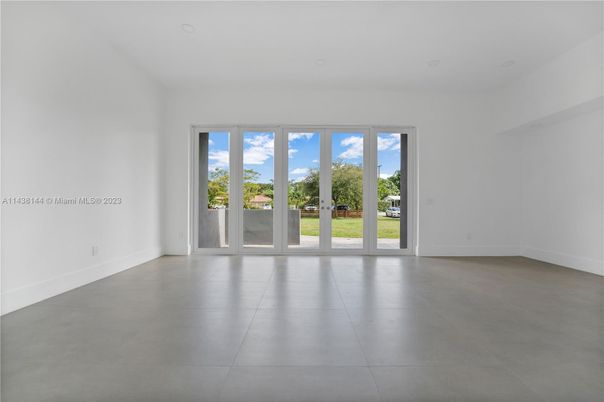 Empty room, Interior, Recessed Lighting