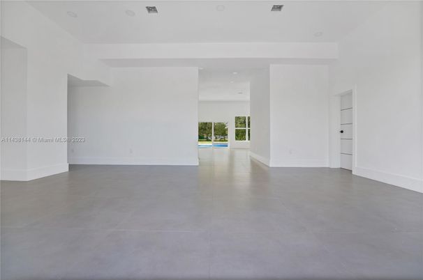 Empty room, Interior, Recessed Lighting