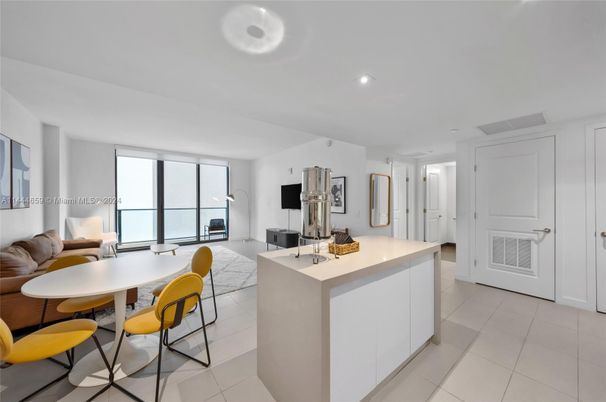 Dining room, Interior, Kitchen, Living room, Recessed Lighting