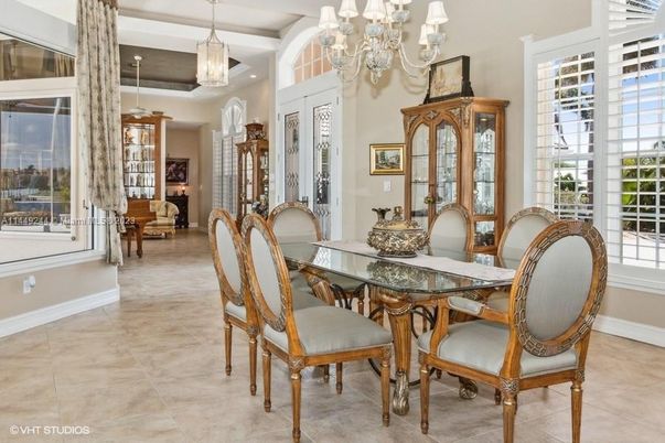 Chandelier, Dining room, Interior, Pendant Lights