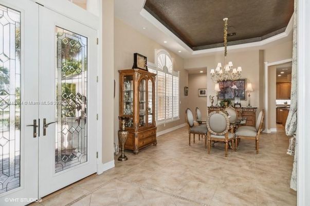 Chandelier, Dining room, Interior, Recessed Lighting