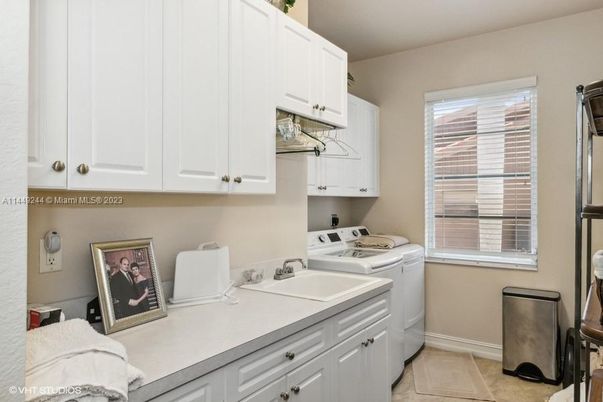 Interior, Washer