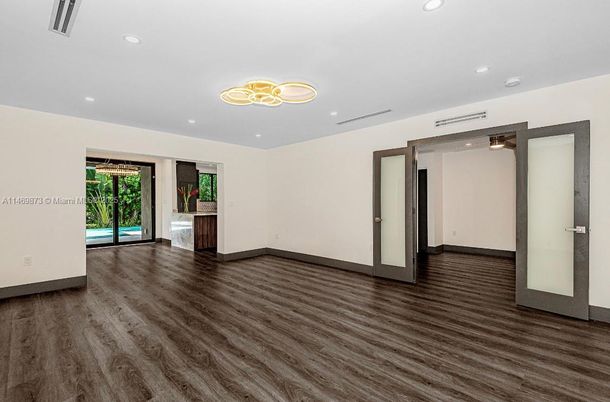 Empty room, Interior, Recessed Lighting, Wood Texture Flooring