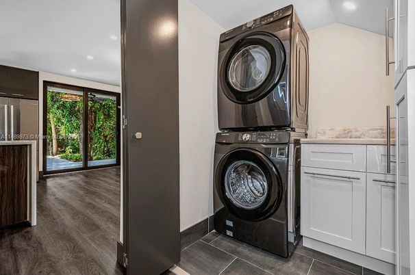 Interior, Recessed Lighting, Utility Closets, Washer, Wood Texture Flooring