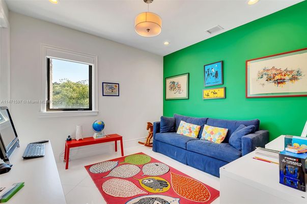 Interior, Living room, Pendant Lights, Recessed Lighting
