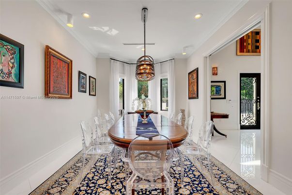 Dining room, Interior, Pendant Lights, Recessed Lighting