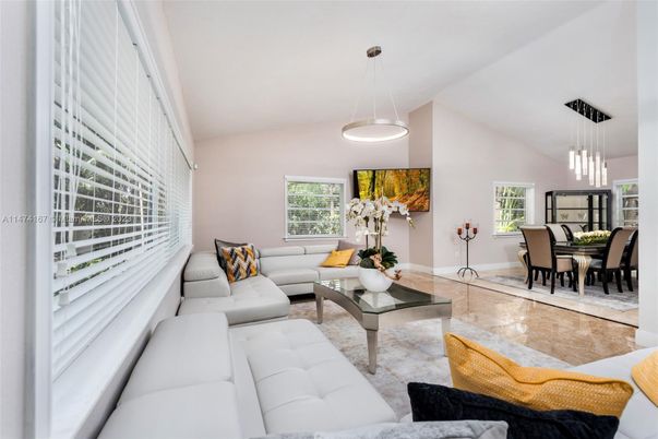 Dining room, Interior, Living room, Pendant Lights