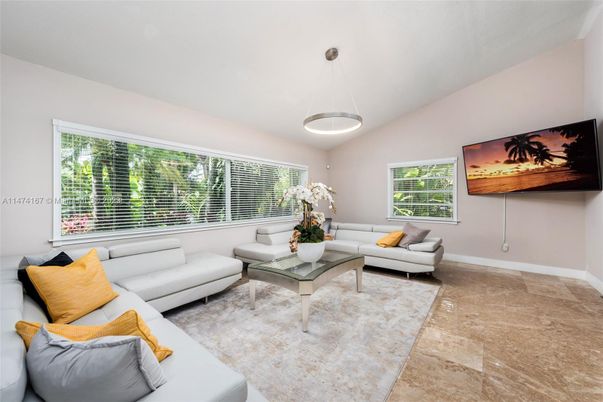 Interior, Living room, Pendant Lights