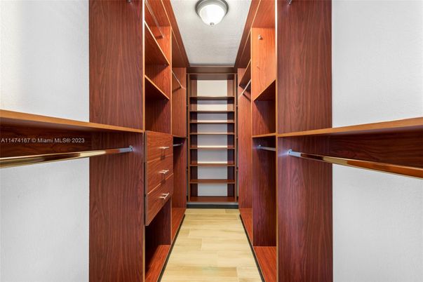 Interior, Walk-in Closets, Wood Texture Flooring
