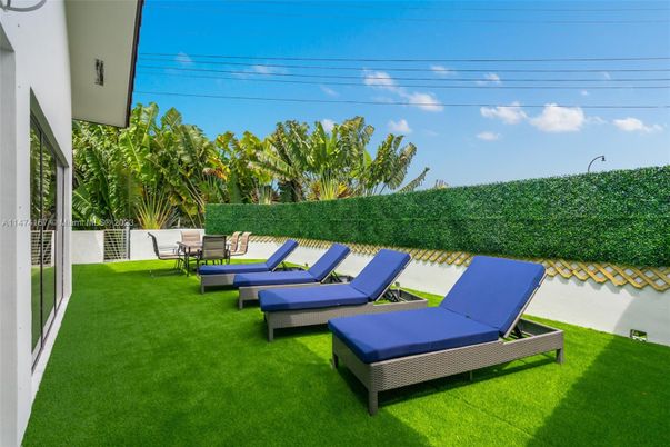 Backyard, Exterior