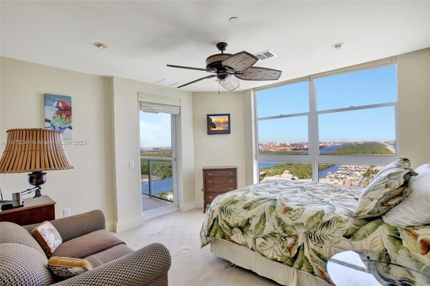 Bedroom, Interior, Recessed Lighting, Water