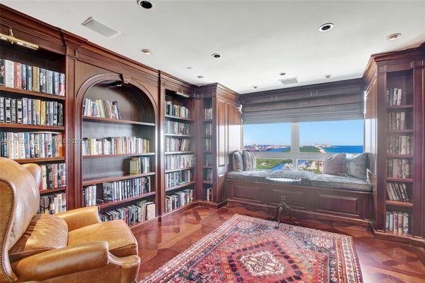 Interior, Recessed Lighting, Water, Wood Texture Flooring
