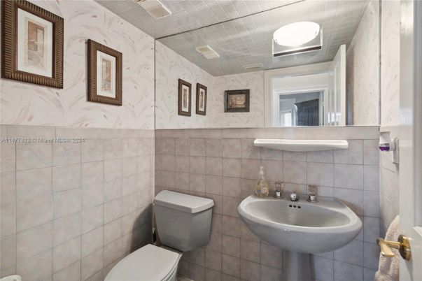 Bathroom, Interior, Marble Walls