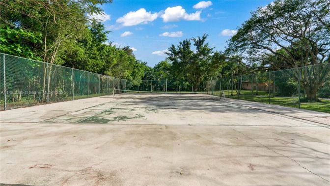 Exterior, Tennis Courts