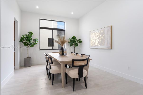 Dining room, Interior, Recessed Lighting