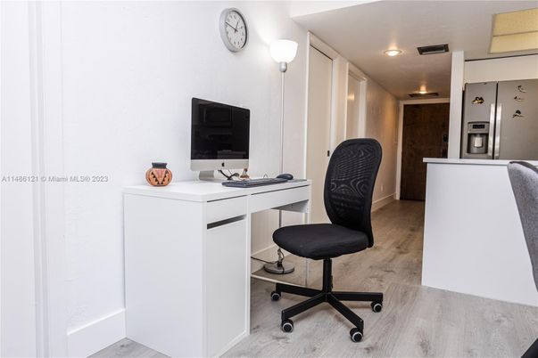 Home Office, Interior, Recessed Lighting, Wood Texture Flooring