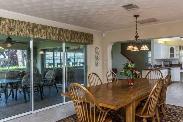 Dining room, Interior, Pendant Lights