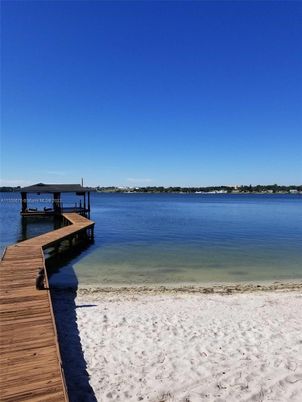 Exterior, Lake