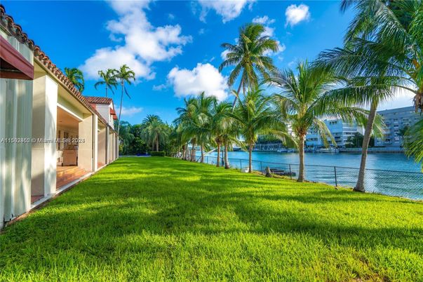 Backyard, Exterior, Lake