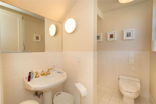 Bathroom, Interior