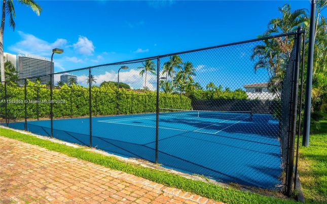 Exterior, Tennis Courts