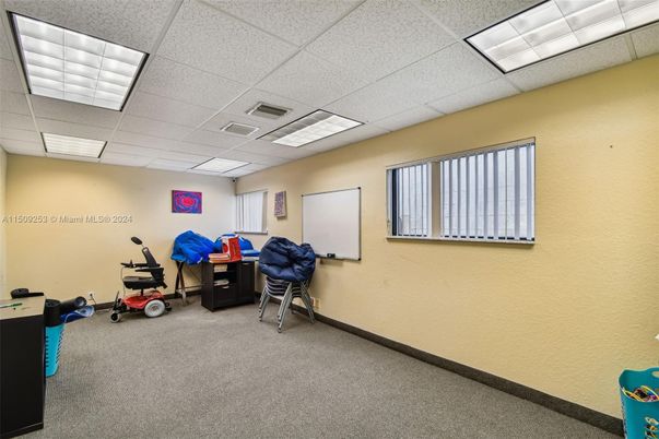 Fitness Equipment, Interior, Recessed Lighting