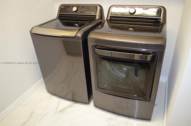 Interior, Washer