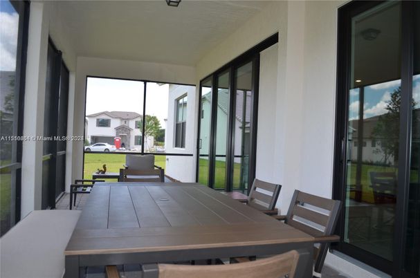 Dining room, Interior