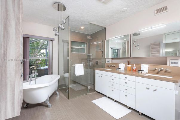 Bathroom, Dual Sink Vanities, Free Standing Baths, Glass Shower, Interior, Pendant Lights, Recessed Lighting