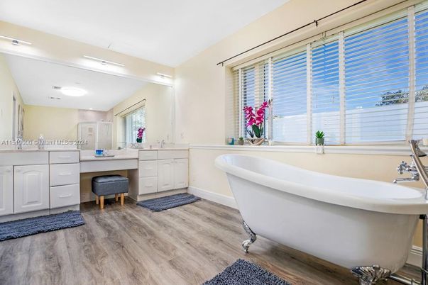 Bathroom, Free Standing Baths, Interior, Wood Texture Flooring