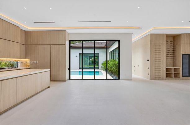 Empty room, Interior, Recessed Lighting