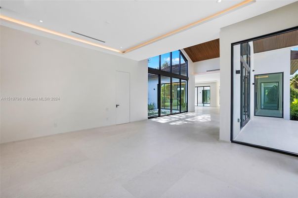Empty room, Interior, Recessed Lighting