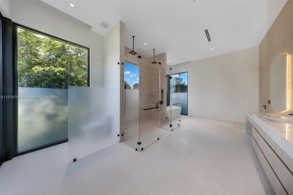 Bathroom, Interior, Recessed Lighting